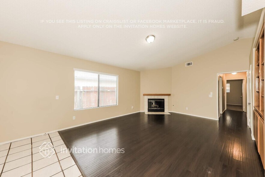 Building Photo - 2878 N Acacia Ave