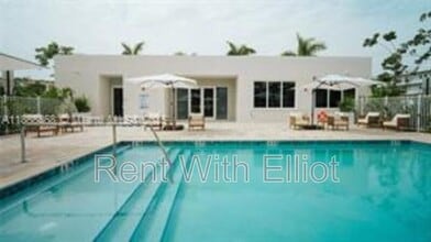 Building Photo - 610 NE 2nd St