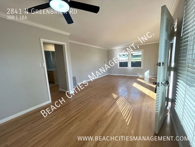 Building Photo - 2841 N Greenbrier Rd