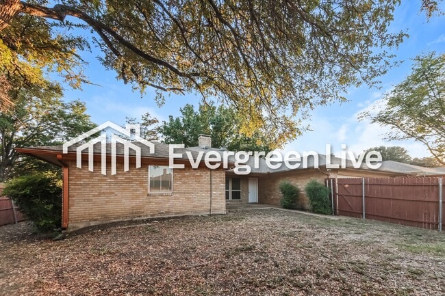 Building Photo - 2413 Golden Willow Ln