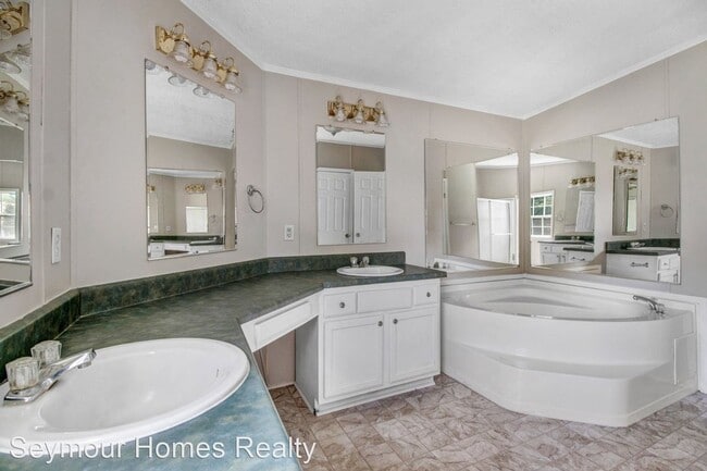 Building Photo - 4 br, 3 bath House - 3362 Hwy 13 North