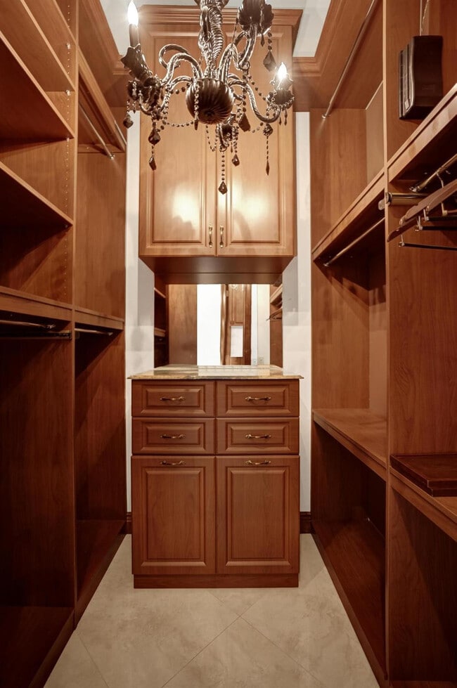 Building Photo - 2425 Fryer Point