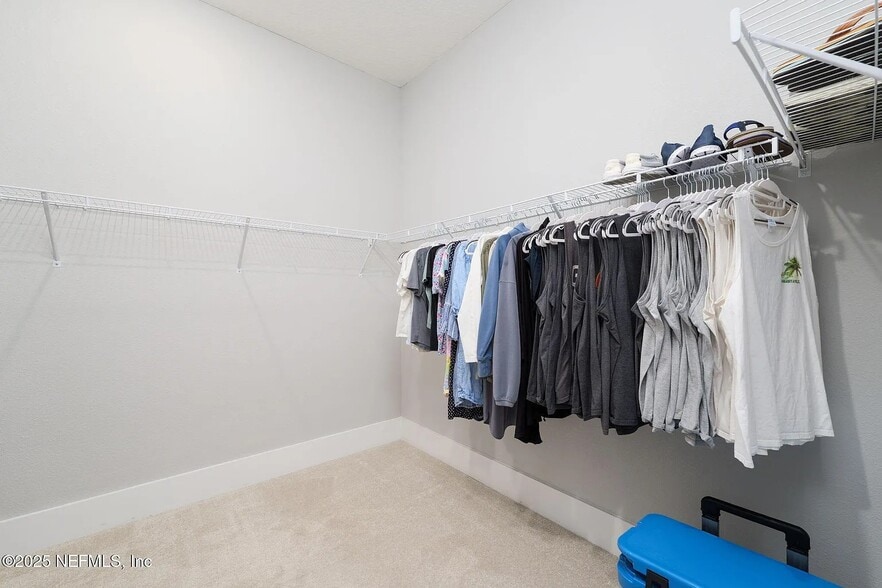 Building Photo - 40 Blue Hampton Dr