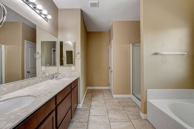 Building Photo - 1074 Fish Pond Ave