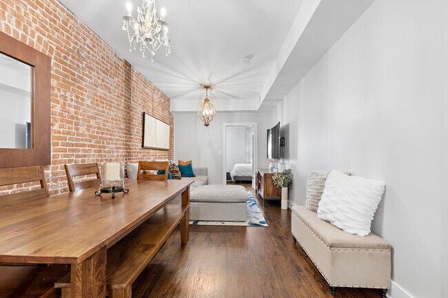 Building Photo - 1112 Hudson St