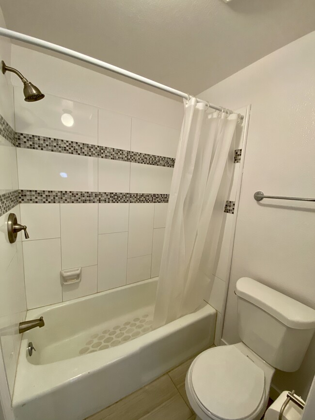 Building Photo - 6980 S Essex Court Cir