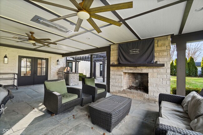 Building Photo - 1210 Golden Hill Dr