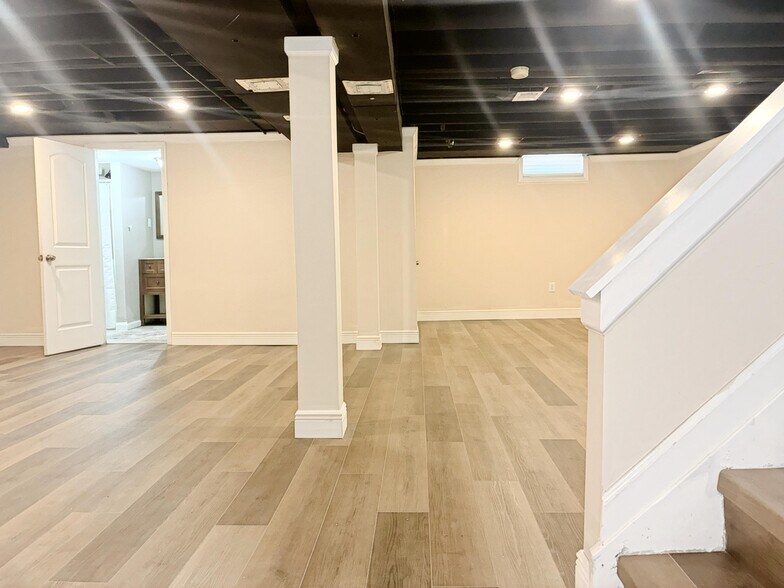 Building Photo - 1655 Hazel St