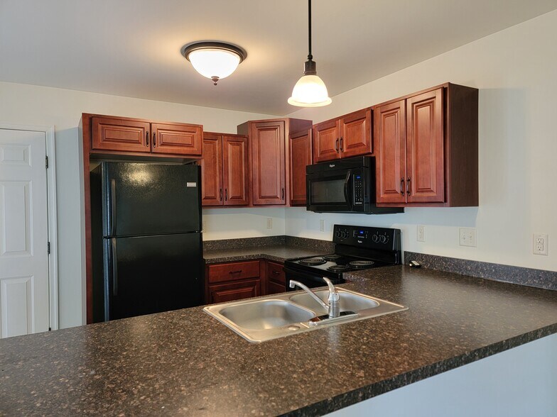 Building Photo - 227 Limestone Dr