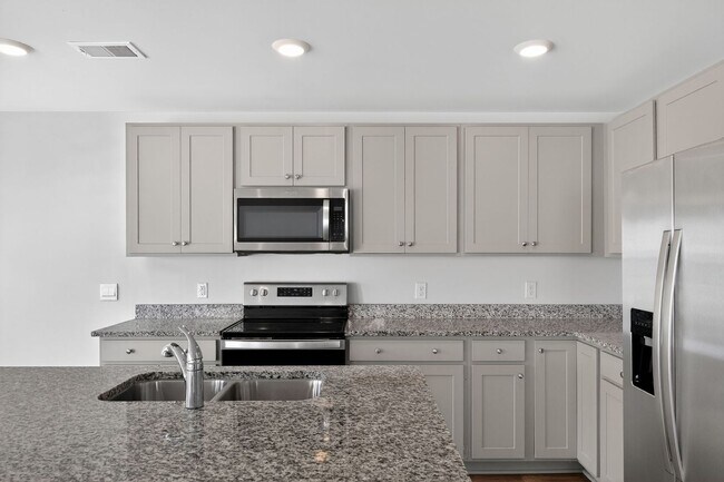 Building Photo - 127 Birch Cir