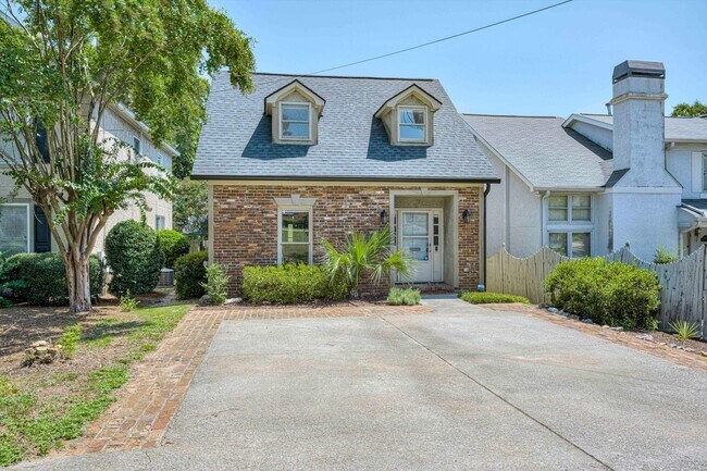 Building Photo - 1054 Hickman Rd