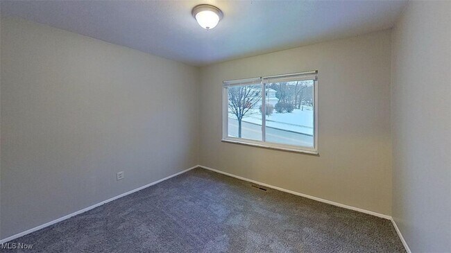 Building Photo - 24600 Euclid Ave