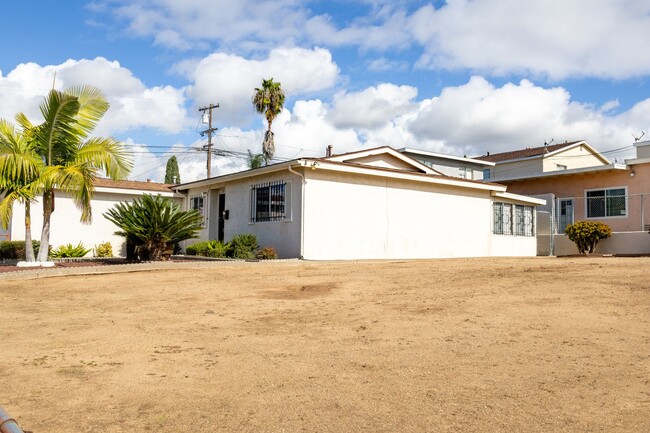 Building Photo - Beautiful Single Story Family Home Centrally Located Minutes From Downtown San Diego