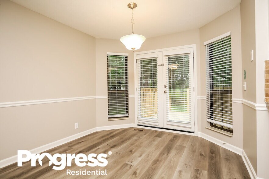 Building Photo - 1316 Ravenna Ct S