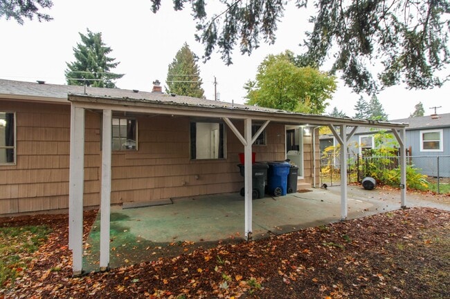 Building Photo - 1170 Clearview Ave NE