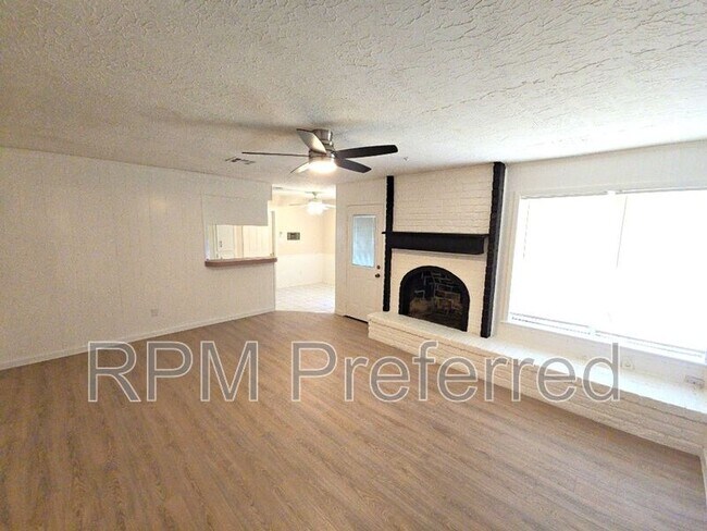 Building Photo - 12702 Ravensway Dr