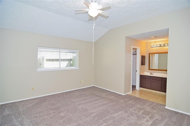 Building Photo - 745 Otter Creek Dr