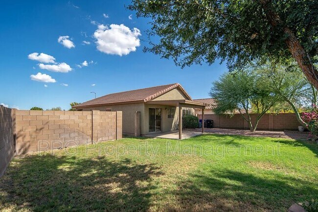 Building Photo - 14028 N 150th Ln