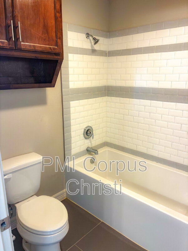 Building Photo - 3701 Nahid Ct