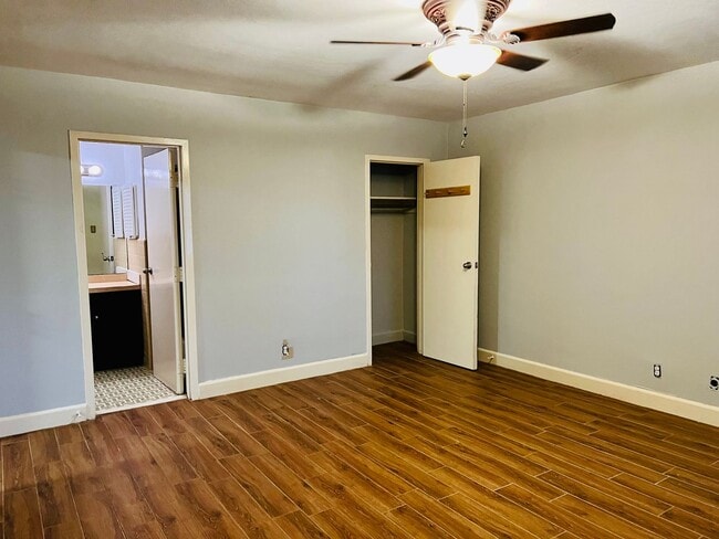 Building Photo - Updated first floor 1BR condo on Bardstown...