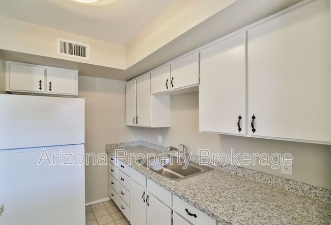 Building Photo - 2323 S College Ave