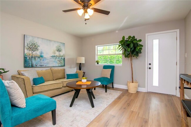 Building Photo - 3708 W Tyson Ave