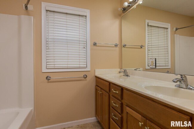 Building Photo - 3054 Cherrywood Dr