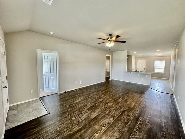 Building Photo - 1600 Scotland Dr