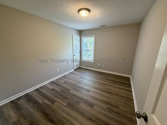 Building Photo - 6907 Cedar Bend Ct
