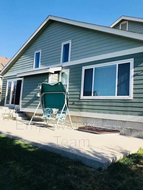 Building Photo - 16055 Butterwort Cir