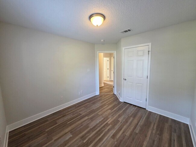 Building Photo - 5008 Orlando Ct