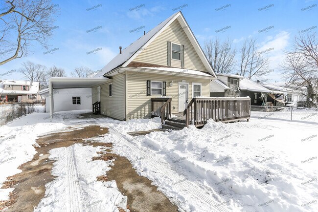 Building Photo - 522 Elaine Rd