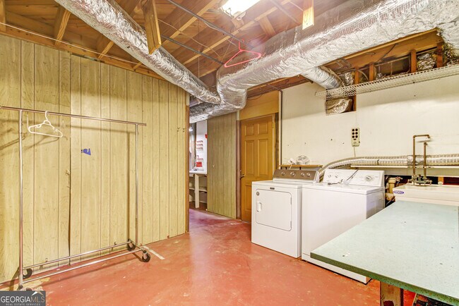 Building Photo - 5095 S Trimble Rd