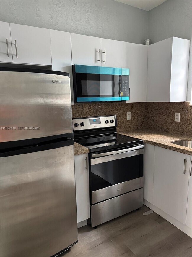 Building Photo - 555 NW 100th Terrace