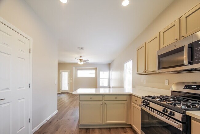Building Photo - 2512 W Preserve Way