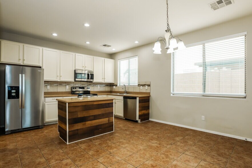 Building Photo - 17378 W Holland Ln