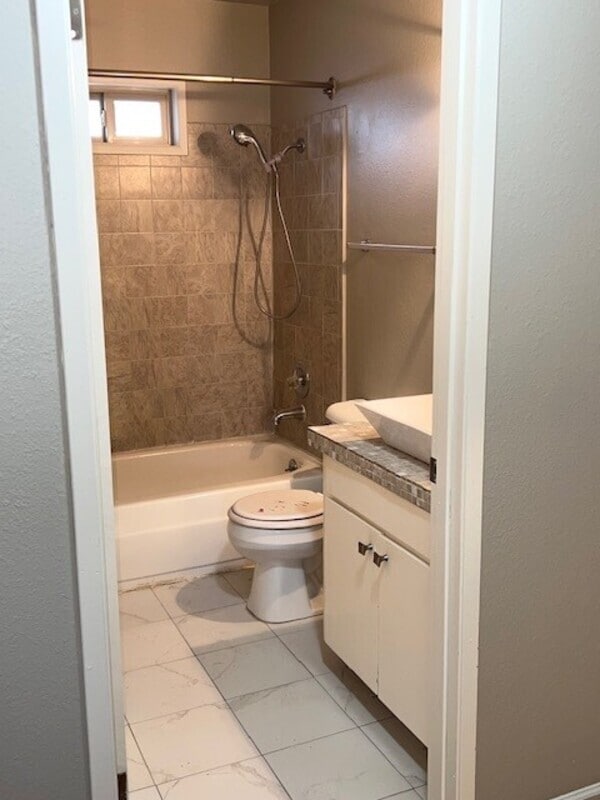 Building Photo - 3437 Redwood Ave