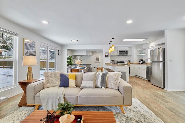 Building Photo - 629 212th St SW