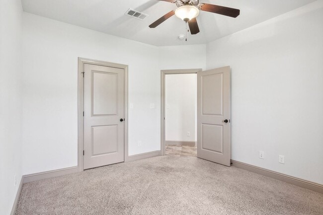 Building Photo - 6500 Llano Ln
