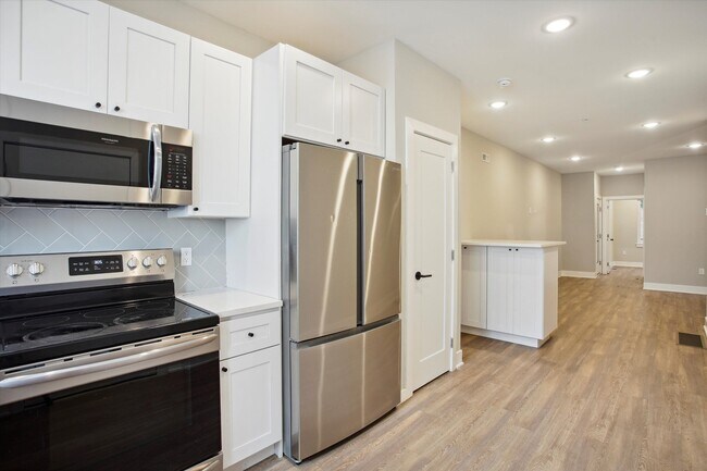 Building Photo - 1618 N Sydenham St