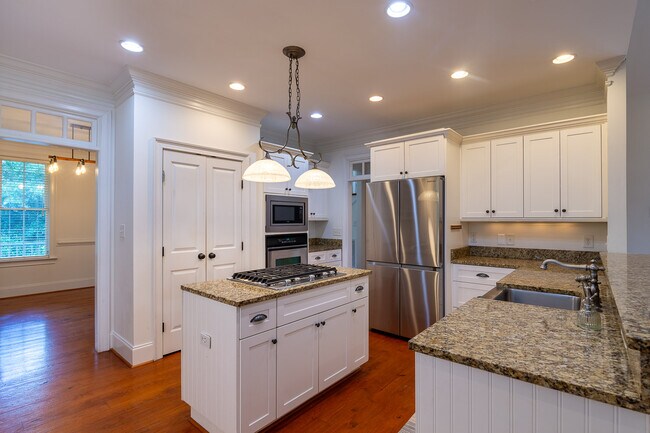 Building Photo - 202 Lagoon Dr