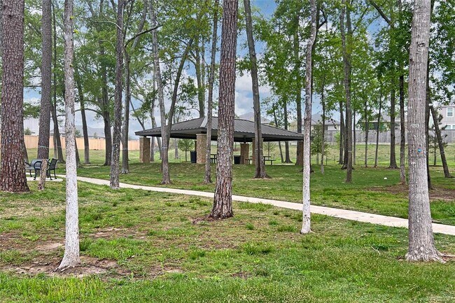 Building Photo - 200 Charles Rdg Dr