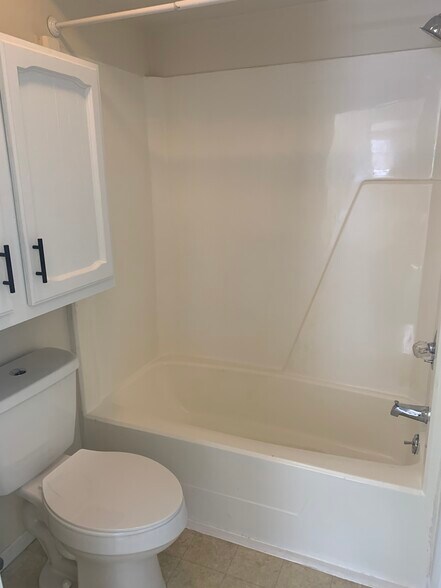 Building Photo - 315 Concord Ave