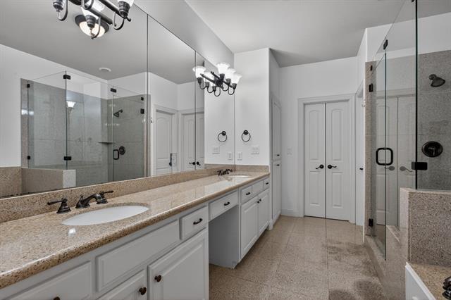 Building Photo - 5801 Hillcrest Ave