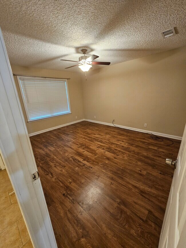 Building Photo - 265 Promise Ln