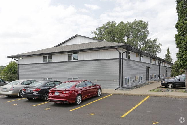 Building Photo - Falcon Heights