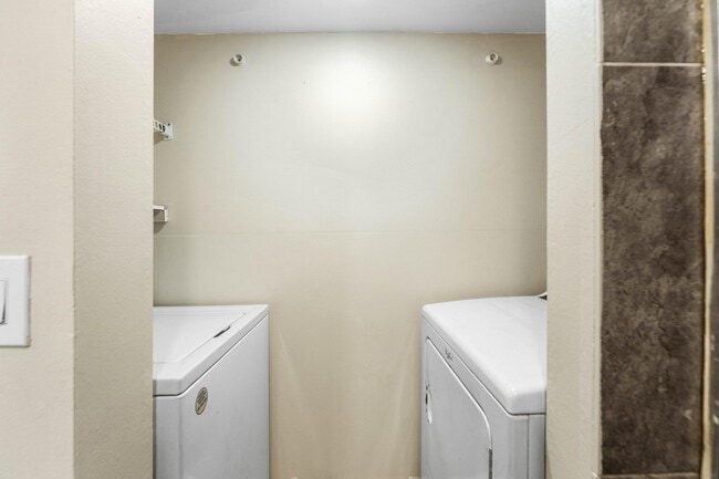 Building Photo - 1534 Forest Lakes Cir
