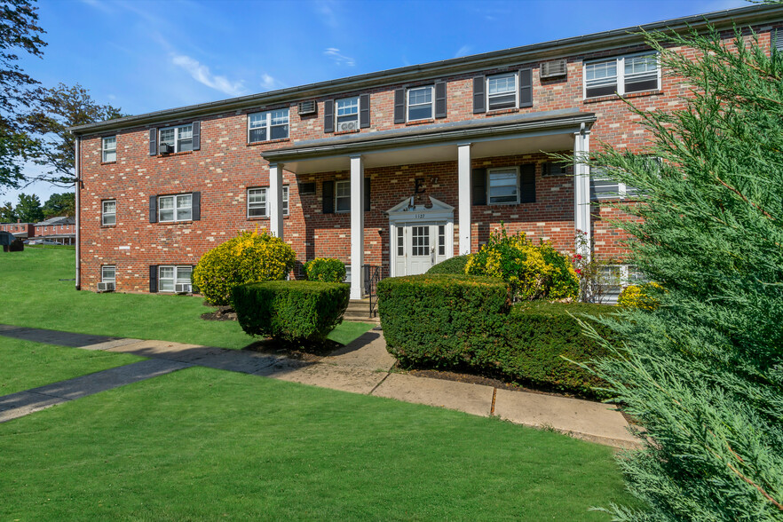 Building Photo - Lancaster Court Apartments