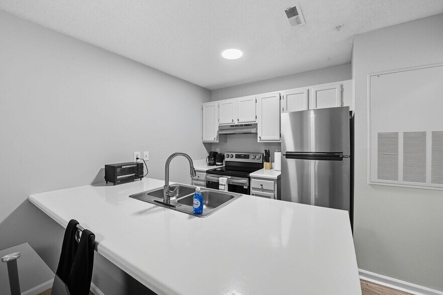 Building Photo - 254 Kings Creek Dr