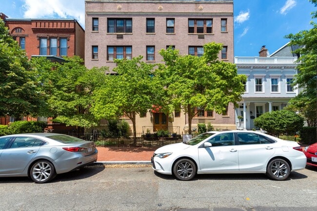 Primary Photo - Utilities Included! 1 Bed/ 1 Bath, 8 Minut...